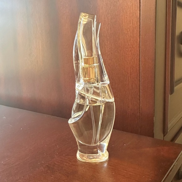 Donna Karan perfume - Picture 2 of 3